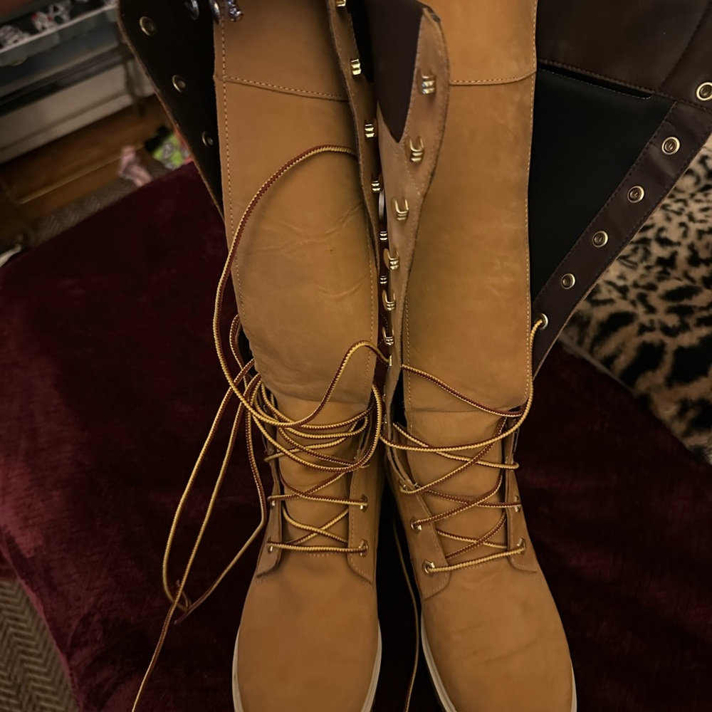 Timberland Tan Lace Up Boots Rugged Design